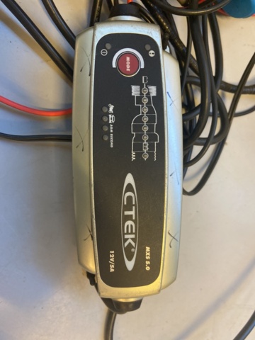 946632-4 Diverse batteriladdare till bilar