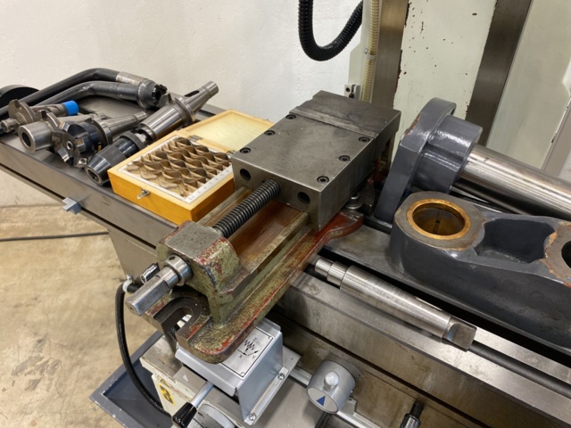 949047-5 Milling machine XL6230