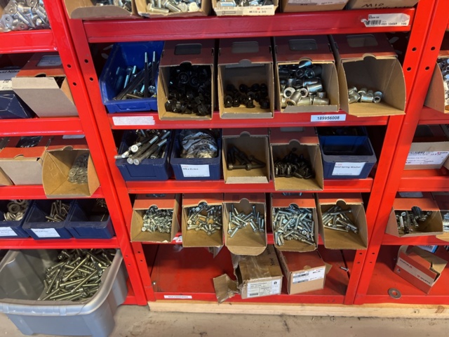 946569-6 Assortment with bolt, nut and more