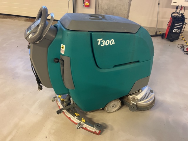 946587-3 Combi scrubber Tennant T300