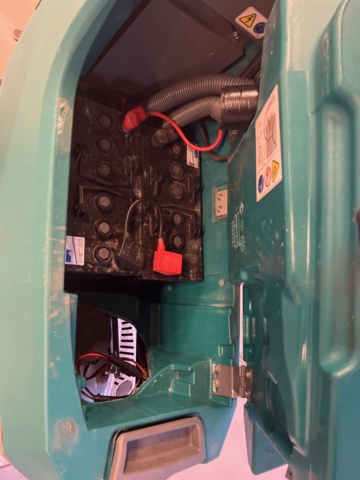 946587-7 Combi scrubber Tennant T300