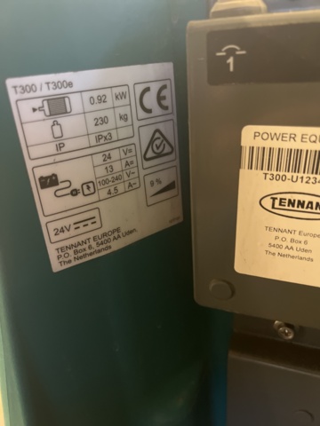 946587-9 Combi scrubber Tennant T300