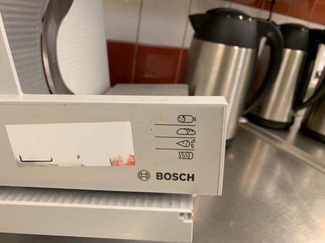 940823-3 Cutting machine Bosch AS9ST, 2 kettles Bosch, thermos
