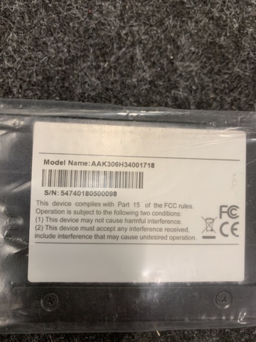 971135-3 Mini Switch 8XRJ45 10/100MBPS