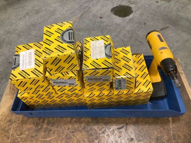 977177-1 Atlas Copco screwdriver with batteries and battery charger