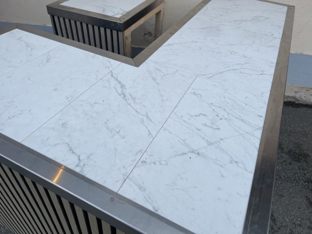 917738-3 L-shaped checkout counter