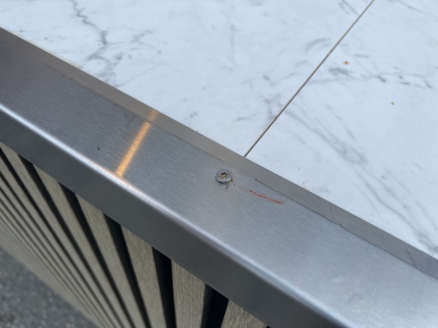 917738-4 L-shaped checkout counter