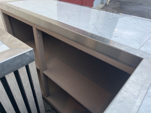 917738-9 L-shaped checkout counter