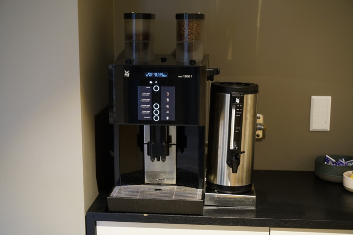 977641-1 Coffee machine WMF 1200F incl. 2 mills & Thermos brewing