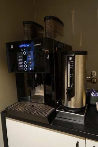 977641-6 Coffee machine WMF 1200F incl. 2 mills & Thermos brewing