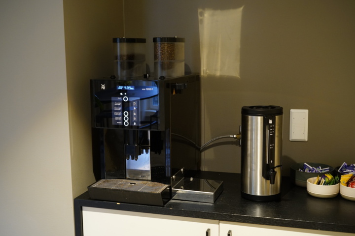 977641-16 Coffee machine WMF 1200F incl. 2 mills & Thermos brewing