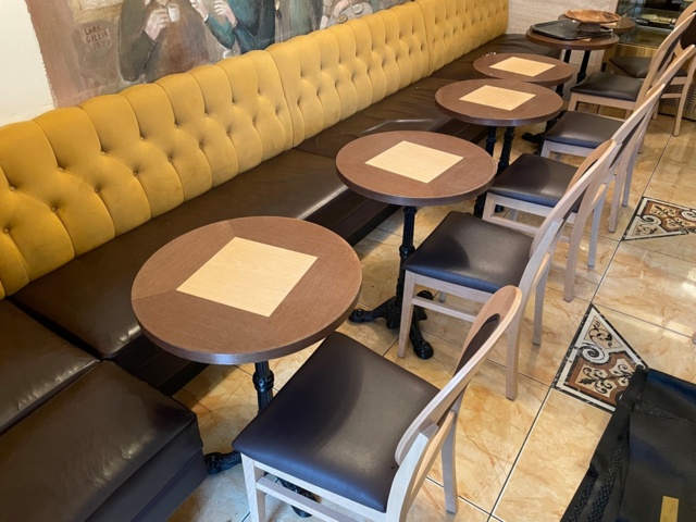 972654-2 Table, chairs and sofa