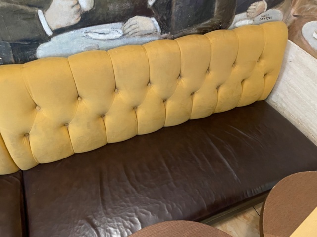 972654-11 Table, chairs and sofa