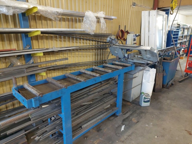 882051-1 Band saw Thomas Zip 28 with roller table