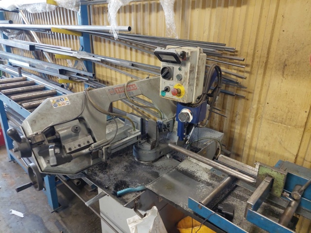 882051-4 Band saw Thomas Zip 28 with roller table