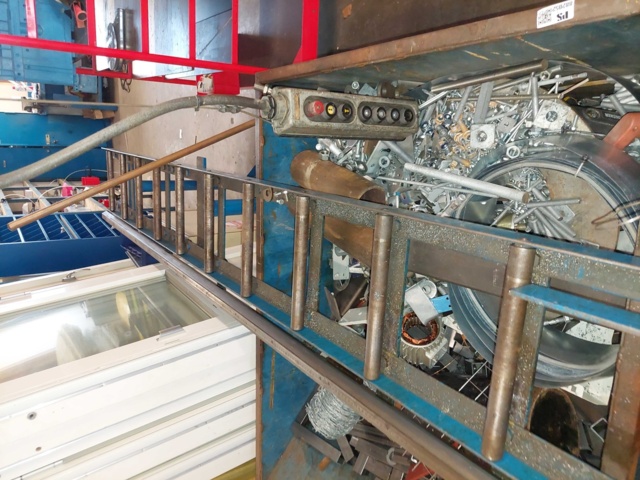 882051-8 Band saw Thomas Zip 28 with roller table