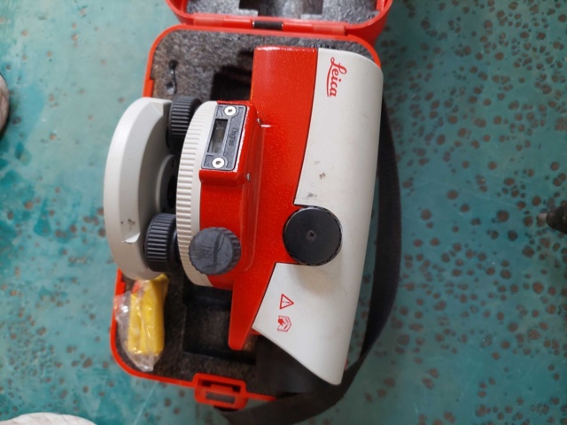 882067-5 Optical balance Leica NA 720 incl. stand