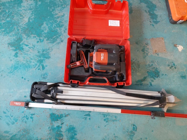 882070-1 ROTATIONSLASER PR 2-HS med stativ