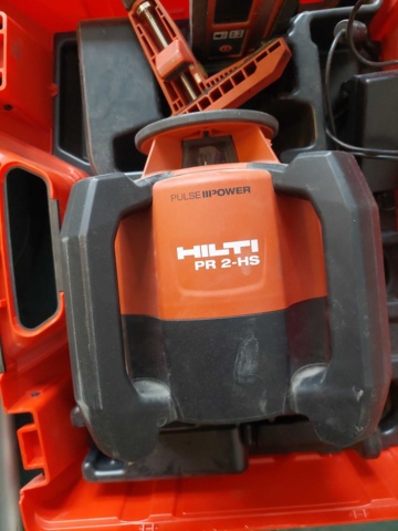 882070-3 ROTATIONSLASER PR 2-HS med stativ