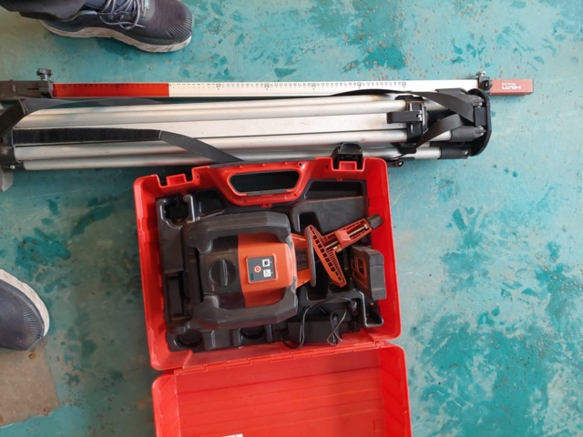 882070-6 ROTATIONSLASER PR 2-HS med stativ