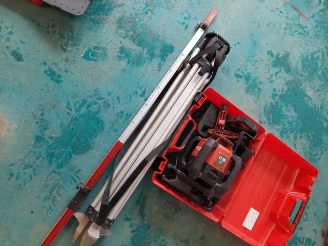 882070-7 ROTATIONSLASER PR 2-HS med stativ