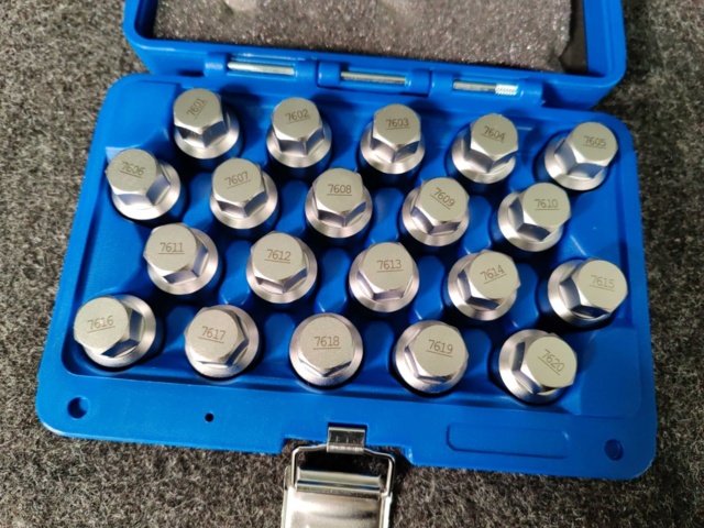 978205-6 Lock sleeve set Condor Volvo A & B (40 parts)