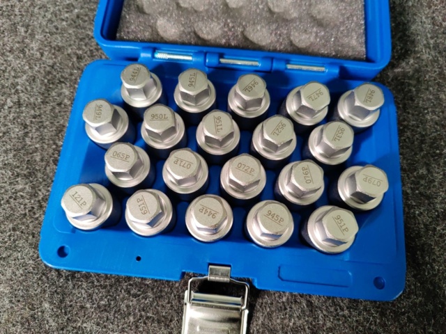 978205-12 Lock sleeve set Condor Volvo A & B (40 parts)