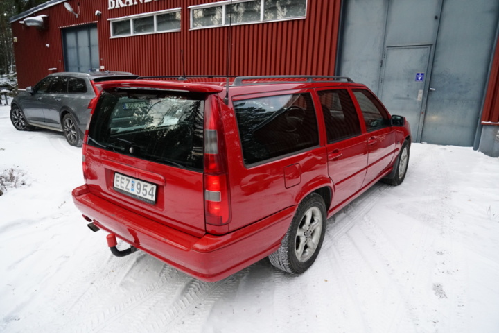 978390-5 Volvo V70 2.4 GLT - 1998