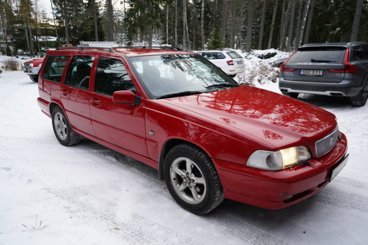 978390-7 Volvo V70 2.4 GLT - 1998