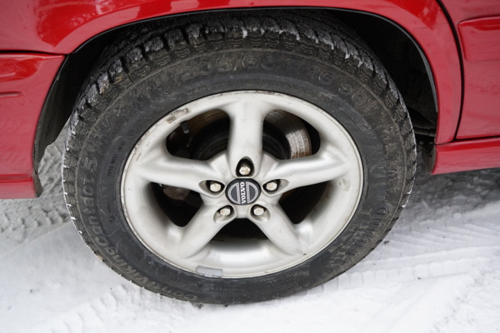 978390-16 Volvo V70 2.4 GLT - 1998