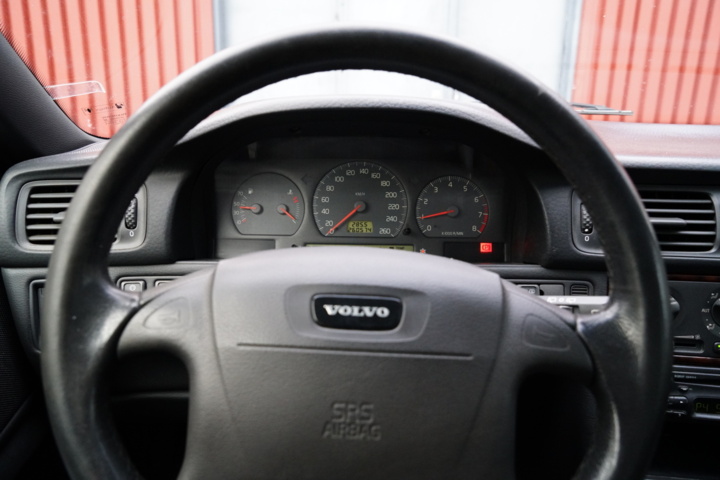 978390-23 Volvo V70 2.4 GLT - 1998