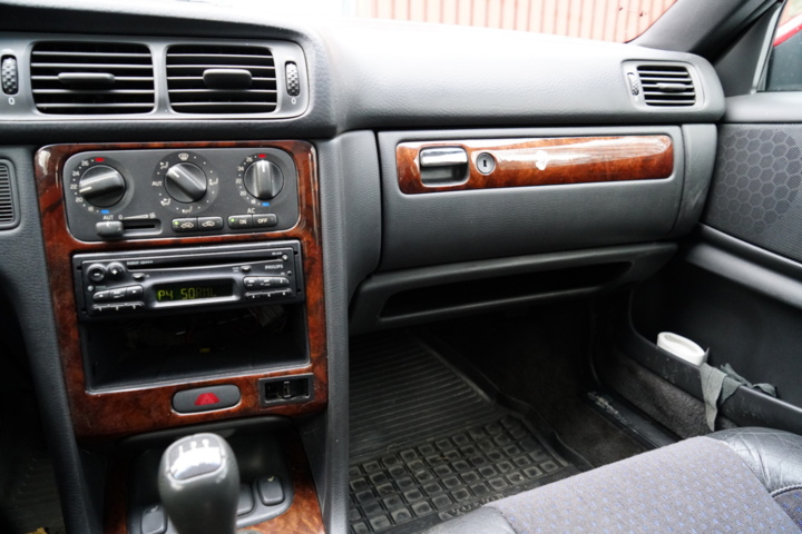 978390-26 Volvo V70 2.4 GLT - 1998