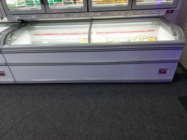 882548-1 Exposure freezer AHT Miami 250