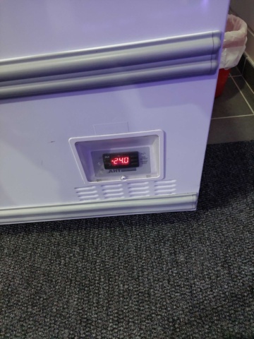 882548-3 Exposure freezer AHT Miami 250