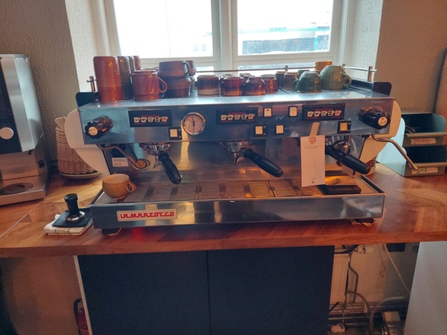 Espresso machine La Marzocco FB70 and Kaffekvarn Mahlkönig - PS Auction ...