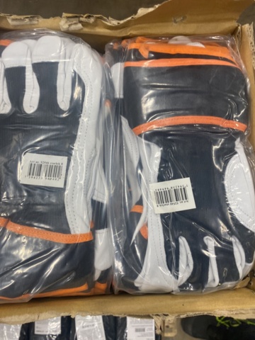 977301-3 Assortment of protective gloves