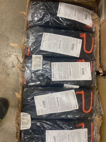 977301-6 Assortment of protective gloves