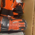 977301-8 Assortment of protective gloves