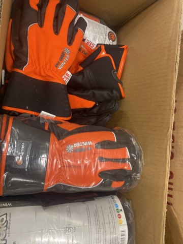 977301-8 Assortment of protective gloves