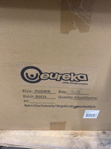 977301-12 Assortment of protective gloves