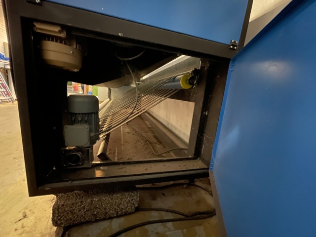 978686-5 Carpet shaker/vacuum cleaner