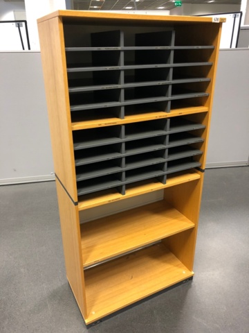 978657-1 Kinnarps lokerikkohyllykkö - Ei pohjahintaa