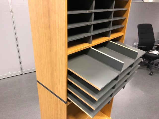 978657-6 Kinnarps lokerikkohyllykkö - Ei pohjahintaa