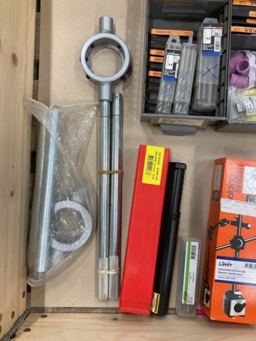 978733-2 Drills, taps and indicator stands etc