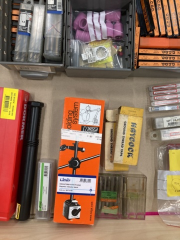 978733-3 Drills, taps and indicator stands etc