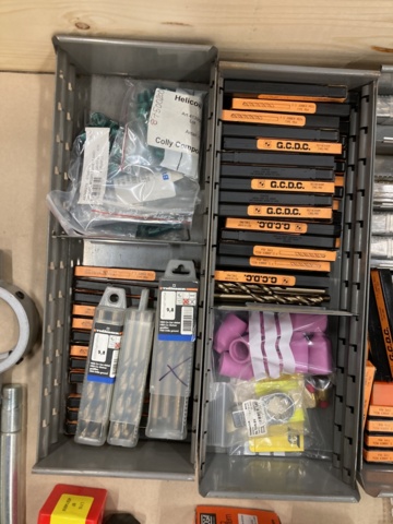 978733-4 Drills, taps and indicator stands etc