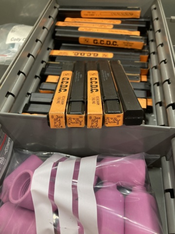 978733-5 Drills, taps and indicator stands etc