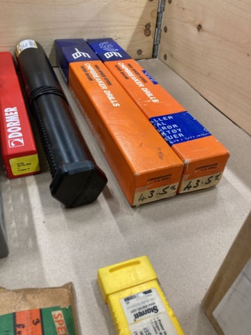 978733-8 Drills, taps and indicator stands etc