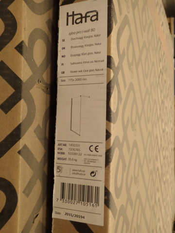 862146-10 Shower walls