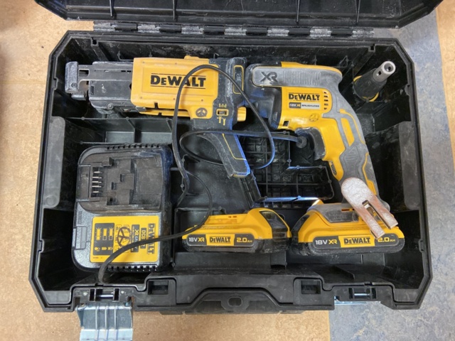 946650-8 DeWalt tools
